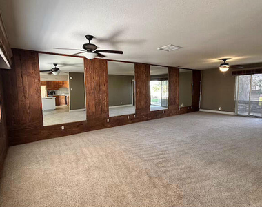 1222 W Avenue J15 - Photo Thumbnail 10