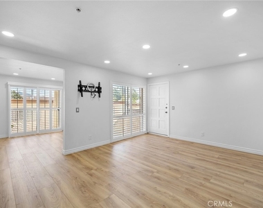 116 W Maple - Photo Thumbnail 7