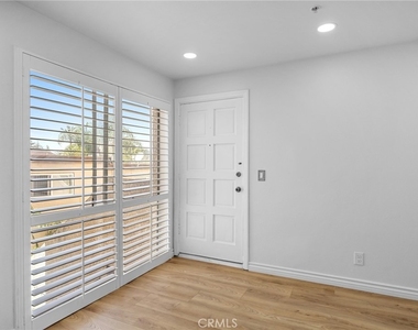 116 W Maple - Photo Thumbnail 4