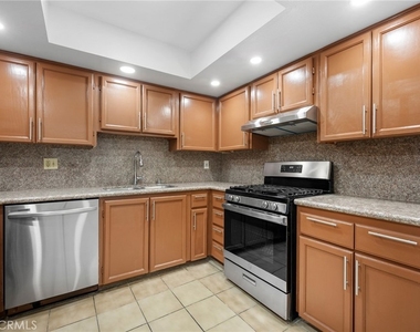 116 W Maple - Photo Thumbnail 12