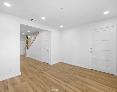 116 W Maple - Photo Thumbnail 11