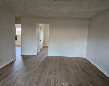 124 W Cherry - Photo Thumbnail 1