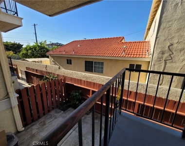 2411 S Baldwin Avenue - Photo Thumbnail 11