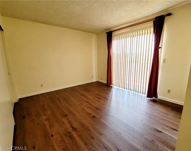 2411 S Baldwin Avenue - Photo Thumbnail 7