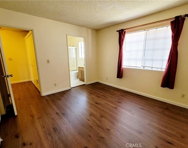 2411 S Baldwin Avenue - Photo Thumbnail 9