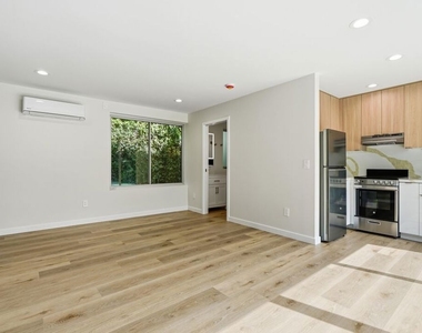 460 La Jolla Avenue - Photo Thumbnail 3