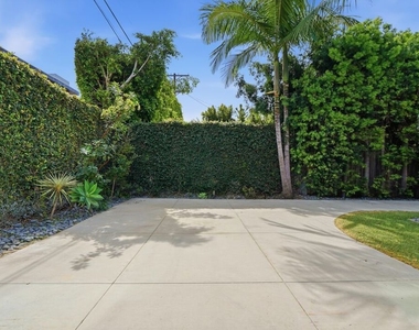 460 La Jolla Avenue - Photo Thumbnail 10