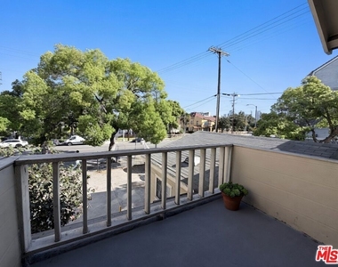 1238 W Adams Boulevard - Photo Thumbnail 2
