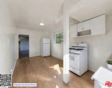 1238 W Adams Boulevard - Photo Thumbnail 4