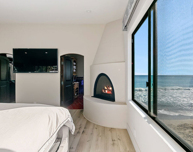 25216 Malibu Road - Photo Thumbnail 13