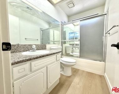 27205 Avenida Quintana - Photo Thumbnail 9