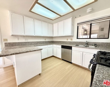 27205 Avenida Quintana - Photo Thumbnail 3
