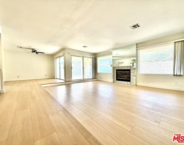 27205 Avenida Quintana - Photo Thumbnail 2