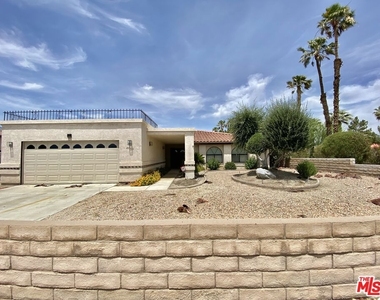 27205 Avenida Quintana - Photo Thumbnail 14