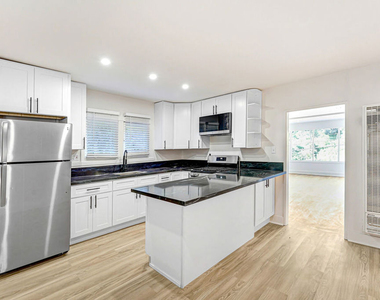 316 Crane Boulevard - Photo Thumbnail 4