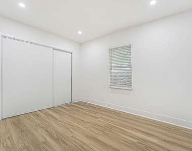 316 Crane Boulevard - Photo Thumbnail 6