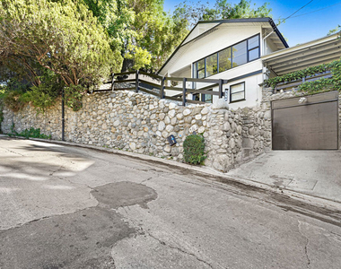 316 Crane Boulevard - Photo Thumbnail 11