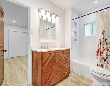 316 Crane Boulevard - Photo Thumbnail 8