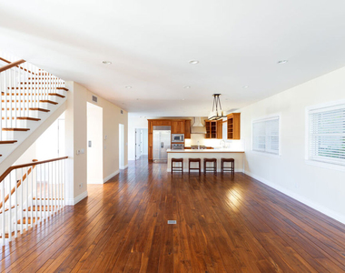 702 Pacific Ave. - Photo Thumbnail 8