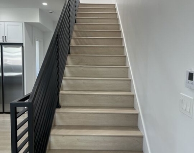 212 E 29th Street - Photo Thumbnail 19