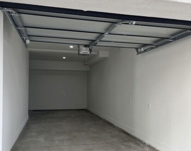212 E 29th Street - Photo Thumbnail 6