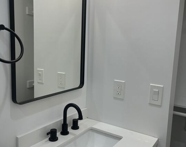 212 E 29th Street - Photo Thumbnail 18