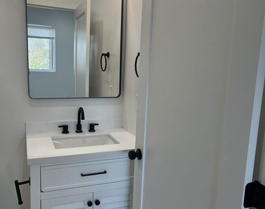 212 E 29th Street - Photo Thumbnail 28