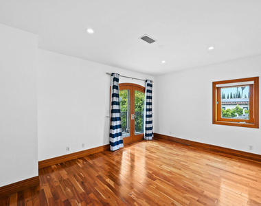 9033 Cresta Drive - Photo Thumbnail 33
