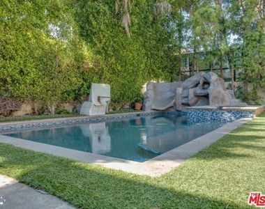9033 Cresta Drive - Photo Thumbnail 2