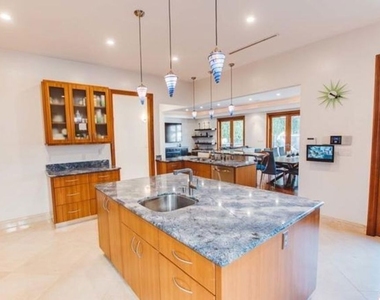 9033 Cresta Drive - Photo Thumbnail 14