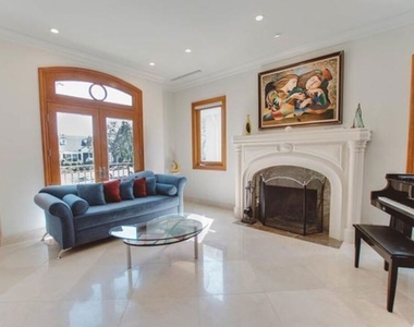 9033 Cresta Drive - Photo Thumbnail 4