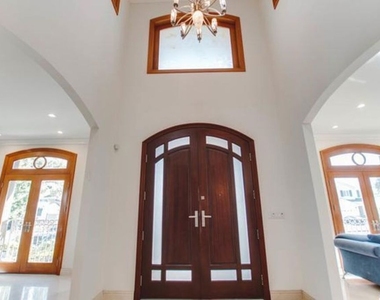 9033 Cresta Drive - Photo Thumbnail 8