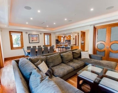 9033 Cresta Drive - Photo Thumbnail 9