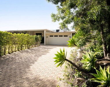 1845 Loma Vista Drive - Photo Thumbnail 2