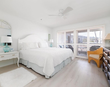 8263 Camino Del Oro - Photo Thumbnail 12