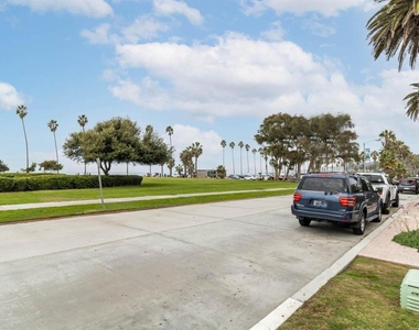 8263 Camino Del Oro - Photo Thumbnail 20