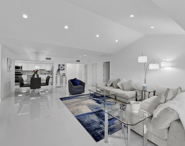 7369 Orangewood Lane - Photo Thumbnail 14