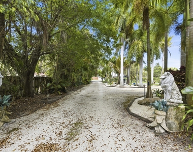 4268 Maurice Drive - Photo Thumbnail 15
