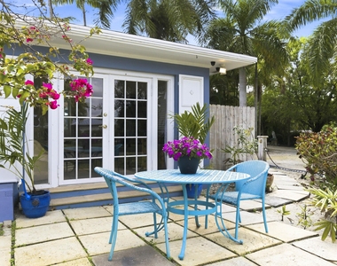 4268 Maurice Drive - Photo Thumbnail 19