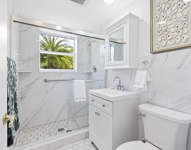 4268 Maurice Drive - Photo Thumbnail 34