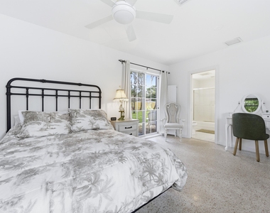 4268 Maurice Drive - Photo Thumbnail 30