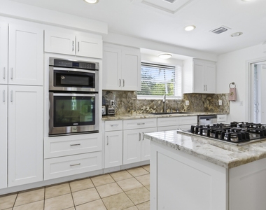 4268 Maurice Drive - Photo Thumbnail 35