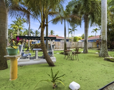 4268 Maurice Drive - Photo Thumbnail 8