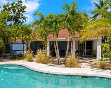 4268 Maurice Drive - Photo Thumbnail 1