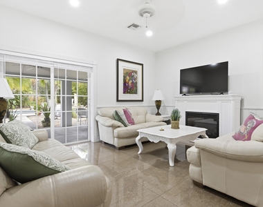 4268 Maurice Drive - Photo Thumbnail 5