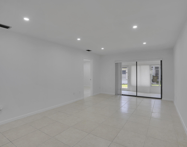 315 Nw 36th Avenue - Photo Thumbnail 12