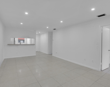 315 Nw 36th Avenue - Photo Thumbnail 10