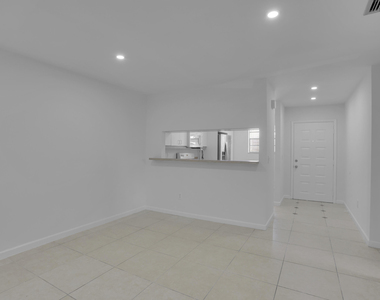 315 Nw 36th Avenue - Photo Thumbnail 9