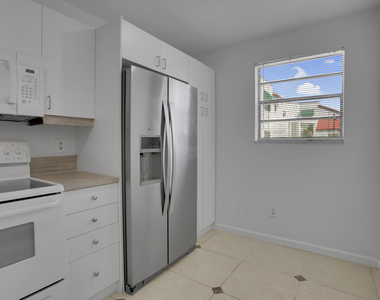 315 Nw 36th Avenue - Photo Thumbnail 7