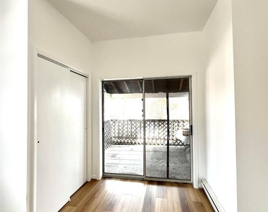 7 Law Street - Photo Thumbnail 9